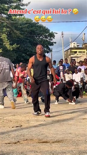 5.8K views · 233 reactions | Via: @yayasyllatheboss Only in Ivory Coast  an dance from coupé décalé 簾 • • • #parkour #parkourlife #parkourtraining #gymnast #gymnastics #extremesports #flip #flips #backflip #viralindonésia @yayasyllatheboss | Silverback Bboy Events | Facebook