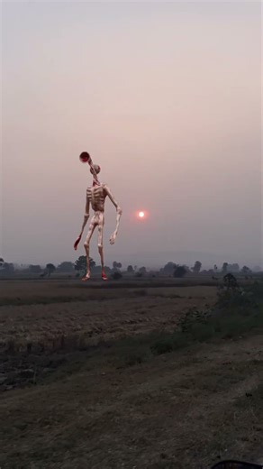 Highway the siren head 😱 #sirenhead #horror #funny