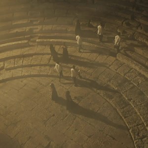 1.3K reactions · 263 shares | Inmitten der Schönheit der ungezähmten Landschaften Apuliens beschwören lokale Tänzer den einzigartigen Geist herauf, der diese traditionsreiche italienische Region durchdringt. An Models wird die Cruise 2021 Kollektion von Maria Grazia Chiuri präsentiert, eine Hommage an die Frauen, die Natur, das Handwerk und die Traditionen dieser Region. Entdecken Sie diese faszinierende Kollektion online. | Dior | Facebook