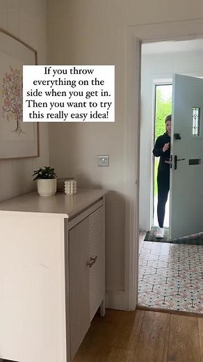 The ikea hack you didnt know you need! Hide ypur keys amd wallet in this simple way . All you need is a plant pot and faux plant 🌱 #ikeahack #ikeafinds #ikeahacksdiy #ikeahackshomedecor #homedecorhack #ikeatok