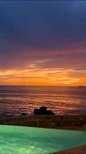 🌅 Cuando el día se despide, Las Rosas se ilumina 🌅 Hay momentos que no se explican… se viven. Desde Hotel Las Rosas, la puesta de sol se convierte en un espectáculo verdaderamente maravilloso y cautivador: el mar en calma, el horizonte infinito y el cielo pintándose de tonos rosados que parecen irreales. Un atardecer que invita a pausar, a respirar y a disfrutar el instante. Perfecto para cerrar el día, brindar, o simplemente dejarse llevar por la vista. ✨ Las Rosas Hotel Donde cada puesta de 
