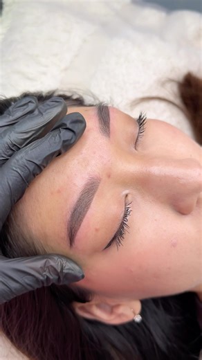 Powder brows touch up procedure