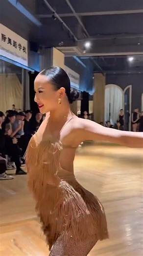 🤓👍Wow you are so beautiful So passionate #dance #dancerlife #dancestudio #chacha #dancer