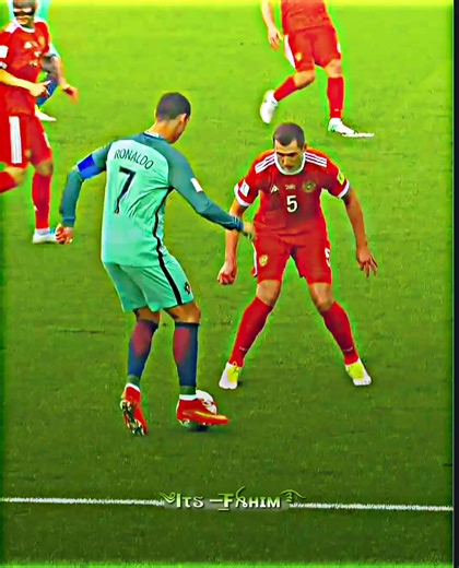 Ronaldo Skills Showcase: Masterclass in Football Technique