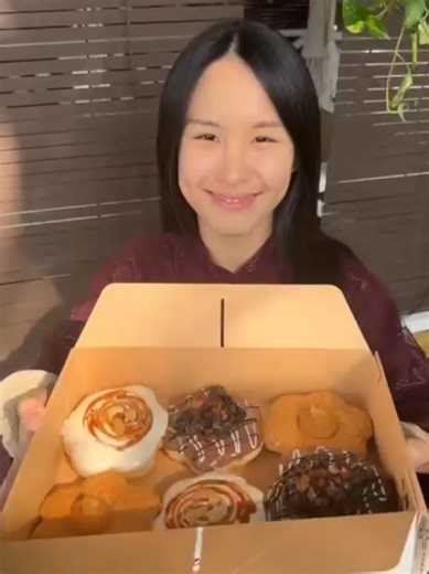 Okay pilih cepattt, nak donut tart nenas ke mazolla ke cornflake chocolate ?? 🤭 #bigappledonutscoffee #BigAppleRaya2026