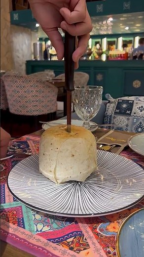 アゼルバイジャン🇦🇿伝統料理🍳パンの中身を開いてみると・・・‼️
