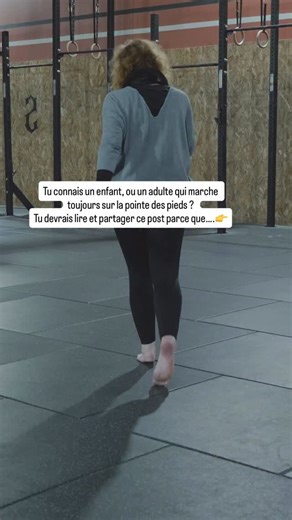 Lucas Bourguignon on Instagram: "Redécouvrir la marche complète ? 👇 Je vous partage souvent des vidéos de personnes qui retrouvent la capacité de marcher correctement après des séances de développement sensoriel et de motricité. Dans cette vidéo, on retrouve un exemple qu’on a tous côtoyé dans la cour de recré : celui/celle qui marchait toujours sur la pointe des pieds. Au quotidien c’est beaucoup de tension, parfois des moqueries, et des adaptations/compensations en permanence. Quasiment tout 