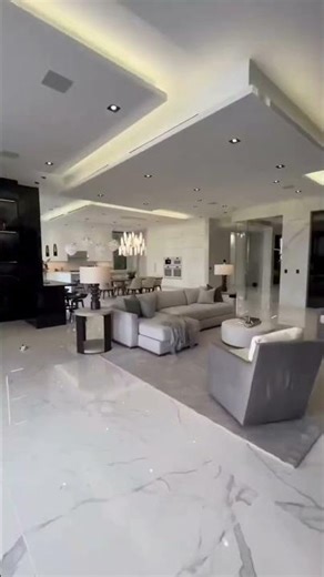 Modern Luxury Home Tour With Indoor-Outdoor Kitchen