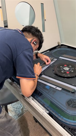 游遊民宿 | 🀄️ 麻將控注意！🀄️ 今天師傅來幫我們更換全新的麻將桌布啦～ 質感升級✨手感更順💯 讓每位來游遊民宿開台的你，都能摸得順、胡得爽、聽牌不卡手！ 想來享受KTV＋麻將的完美夜晚？ 快揪朋友訂起來🎉 📩私訊小編，游遊水水包棟趁現在！ #游遊民宿 #水水民宿 #麻將桌升級... | Instagram