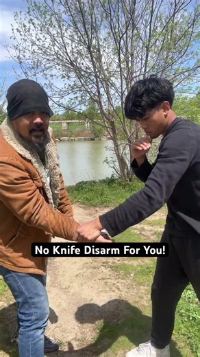 Stopping The Knife Disarm Attempt #filipinomartialarts #kali