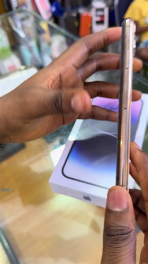 J’ai tout les modèles de #iphone disponible chez moi à la boutique, la tata est passée avec son #iphone11promax pour prendre un #iphone14promax ! Son 11pro max est disponible capacité 64gb à 100mil lass