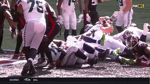 Carlos Hyde hammers in his first Seahawks TD