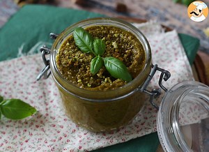 Homemade pistachio pesto, the easy and tasty sauce