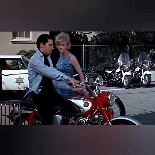 Elvis Presley, Scene from Roustabout