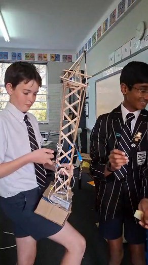 Grade 7 - Crane build using a switch and electomagnet | Selborne Primary School