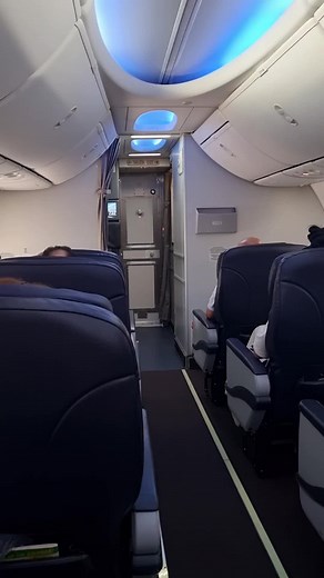 Cuando la Magia de Disney se sube al Avión !! #disney #aeromexico #orlandoflorida #crewlife✈ #sobrecargodeaviacion #airplane #flightattendant #samsunggalaxy #b737max