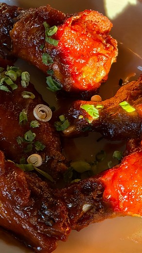 Sunday is near 👀 The only thing better than brunch is FREE WINGS! 🍗🏈 • Dine in only | Exit 4 Food Hall