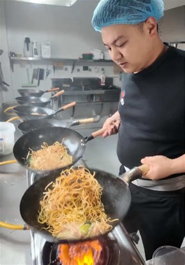 炒饭的快捷美味与预制菜的对比