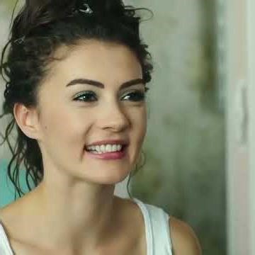 Hande Ercel 265