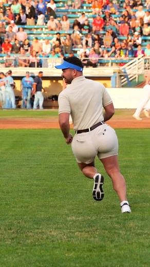 This is what peak male physique looks like in 2022. #ayo #slowmo #recoil #dumpy #running #cake #how #builtdifferent #fyp #natural