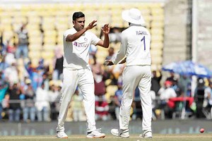 4,4,W: Ashwin wins the battle against Warner