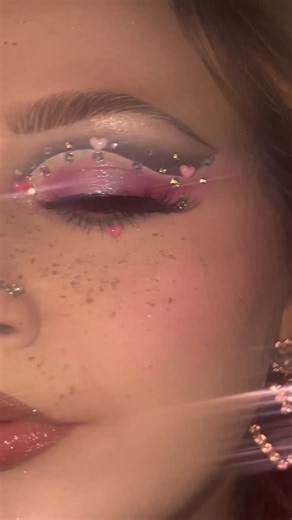 Julia Pearson on Instagram: "💜✨💜✨💜 A cutesy cut crease tutorial for this cold day 🫶🏻 @colourpopcosmetics Heart to Get Eyeshadow Palette, Ultra Glossy Lip in 2 Die 4, Super Shock Blush in Feeling’s Mutual, Love at First Swipe Shadow, For Your Eyes Only Shadow Stix Kits (gifted) * creme gel liner in boots, pretty fresh foundation & concealer @juviasplace I prep I prime eye primer @ionicosmetics_ lashes @terra_moonscosmetics × @elliestarr_makeup terra starr highlighter (you can use code slight