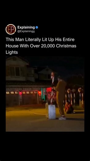 Explaining on Instagram: "The house known as Hazard’s Gingerbread House, located at 10221 S. Fairgate Way in Highlands Ranch (near Denver, USA), has been transformed into a Christmas spectacle that attracts visitors from across the region. In 2024, the house took center stage by displaying more than 20,000 decorative lights that highlighted every detail of the facade, roof, and gardens, accompanied by synchronized patterns, festive music, and animations that seemed straight out of a winter wonde