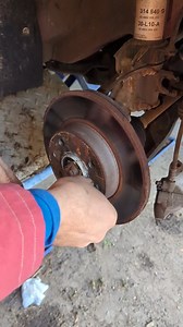 32K views · 618 reactions | #Fiat #brakechange #mechanic #diy | Marius RBE | Facebook
