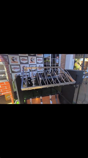 Parrilla para Costillar, lechon etc. Escribinos al whatsapp 0983 507124 o directamente al link. https://api.whatsapp.com/send?phone=595983507124&text | La Casa Del Parrillero