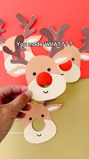 Christmas Rudolph Treats Lollipops are a fun and festive treat! 🌲❤️ Get the printable tag below 👇🏼 #christmastreats | Hello, Yummy