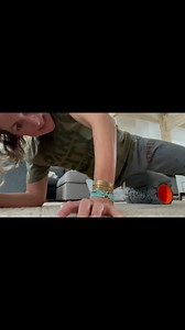 A Monday nugget of knowledge from your friend, me:) I know that foam rolling can be difficult…painful…hard to position correctly. BUT, it’s even more difficult to mess it up! I swear by it. Even over stretching. You can foam roll before you workout…no warm up needed. You can foam roll after to you work out. You can foam roll while you are watching a stressful football game. #foamroller #running #stretches #health | Summer Sanders