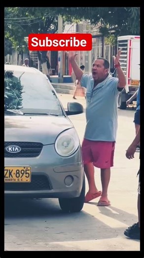 Fake Glass Break Prank 😜 Public Ho Gayi Shock#comedy #funny #shortsfeed