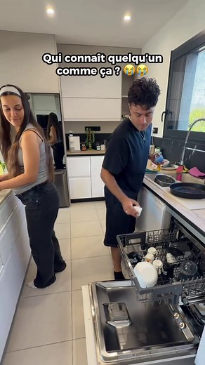 Lave-vaisselle : le secret de Misha et Alex ?