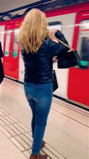 🇪🇸 L3 Catalunya Metro Station #shorts 1,294 #trending #trendingshorts #shortvideo #youtubeshorts