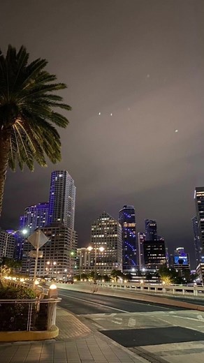 【Let me go - Hailee Steinfeld & Alesso🎧】#おすすめ #洋楽 #洋楽和訳 #歌詞 #歌詞動画 #fyp #haileesteinfeld #alesso #letmego