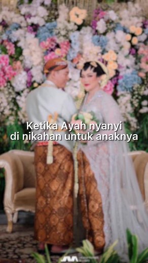 Gakuat suaranya merdu bgt ayahnya 😍 #fyp #fypシ #foryou #foryoupage #wedding #weddingtiktok #weddingday #javaphotography #viral