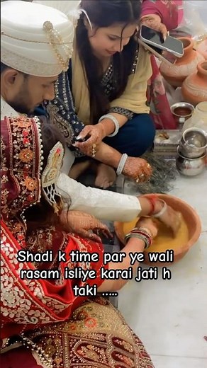 Ye rasam isliye khilai jati h shadi k time #shorts #husbandwife #newlymarried #funnyshorts #wedding