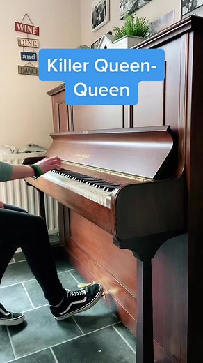 Killer Queen👸🏼 #piano #pianocover #pianomusic #queen #queenpiano #killerqueen #freddiemercury #brianmay #rodgertaylor #johndeacon #oldpiano #rockmusic #70smusic #fyp