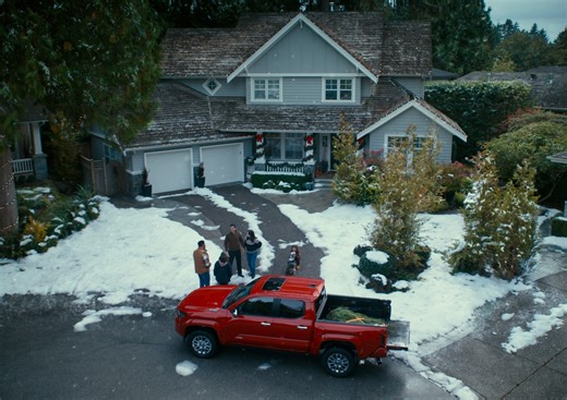 Toyota Wants US to Cheer This Holiday Season, So Which Are the Year End's Best Offers?