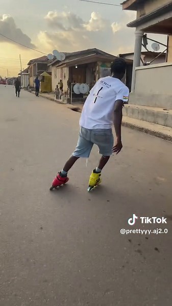 Shredding the streets, one spot at a time ❤️🛼🇬🇭 #skate #rollerskating #skating #streetskating #rollerblade