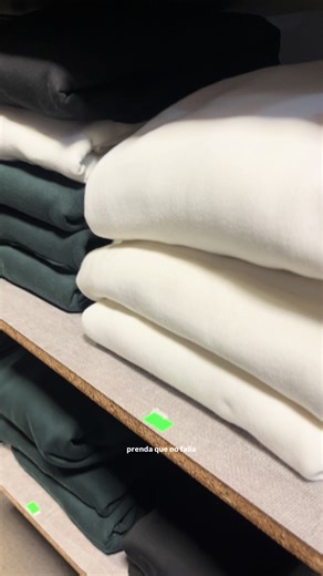 Buscas un buzo que combine con todo? Esta opción es para vos 🙌