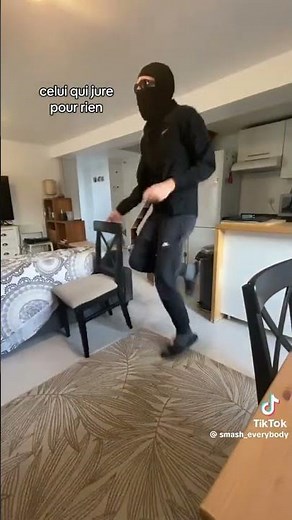 POV : Les différents types de personnes qui se congnent le pied (part 2)