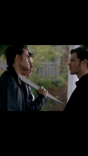 Amo ver a Damon y Klaus peleándose😆🤭 #klausmikaelson #stefansalvatore #damonsalvatore #vampirediaries #tvdu #viral #humor #klamon #klefan