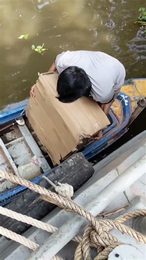 Loading Cargo onto a River Ship 💪🚢 | Real River Life.