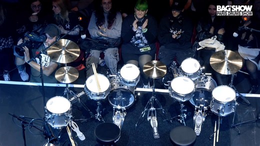 617K views · 15K reactions | OLYMPIA / 24 octobre 2026  Voici notre morceau d'introduction à la Bag Show !! Merci à Philippe Lalite de La Baguetterie pour ces deux mini-batteries réalisées sur mesure pour nous 殺 On fête nos 20 ans de tournée à l’Olympia le 24 octobre 2026! Vous venez ? | Fills Monkey | Facebook