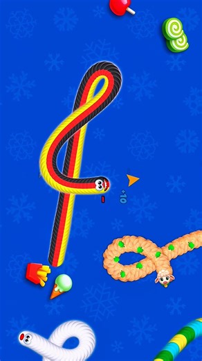 Black & Yellow Giant Worm Trap! 😱🔥 Massive Food Loot | Worms Zone.io #shorts