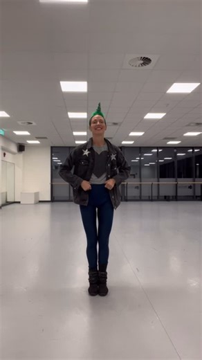 🤠 DOLLY’S NOT JUST FOR CHRISTMAS! The Dolly Show is coming to The Courtyard Hereford in January and you can extend the fun with a Line Dancing class before the show! With all the classic Dolly songs to dance to, you’ll be suitably set to take your seats and enjoy the world’s number one Dolly Parton tribute, Kelly O’Brien. 📅 Saturday 17 January 🤠 Line dancing 6.30pm 🤠 The Dolly Show 7.30pm 🎟️ https://www.courtyard.org.uk/buy-ticket/?ev=82152 🎫 https://www.courtyard.org.uk/events/the-dolly-s