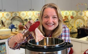 Instant Pot Beef Bone Broth That Gels Every Time