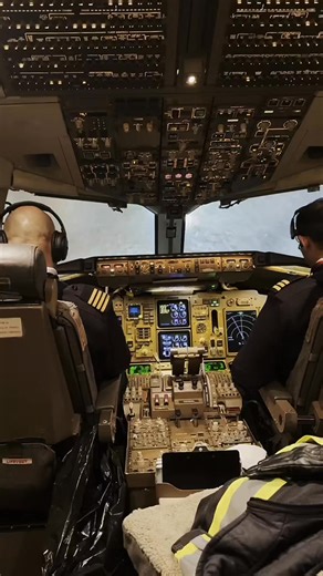 Here's a video of how it looks like getting de-iced from inside the cockpit. The next one is how it looks like taxiing in low visibility and active precipitation (snow). The 767 out of Montreal in blowing snow. Credit by @pilotsunnyy #aviation #pilot #AviationGallery #aviationphotography #pilotlife #aviationdaily #aviationgeek #cockpitview #pilotstuff #piloteves #instaaviation #boeing | Aviation Gallery