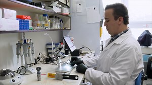 Construction of a Wireless-Enabled Endoscopically Implantable Sensor for pH Monitoring with Zero-Bias Schottky Diode-based Receiver